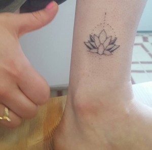 Stick and poke tattoo ideas - Lotus